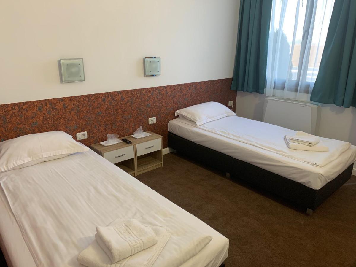 Motel Ruta 33 Arad Bagian luar foto